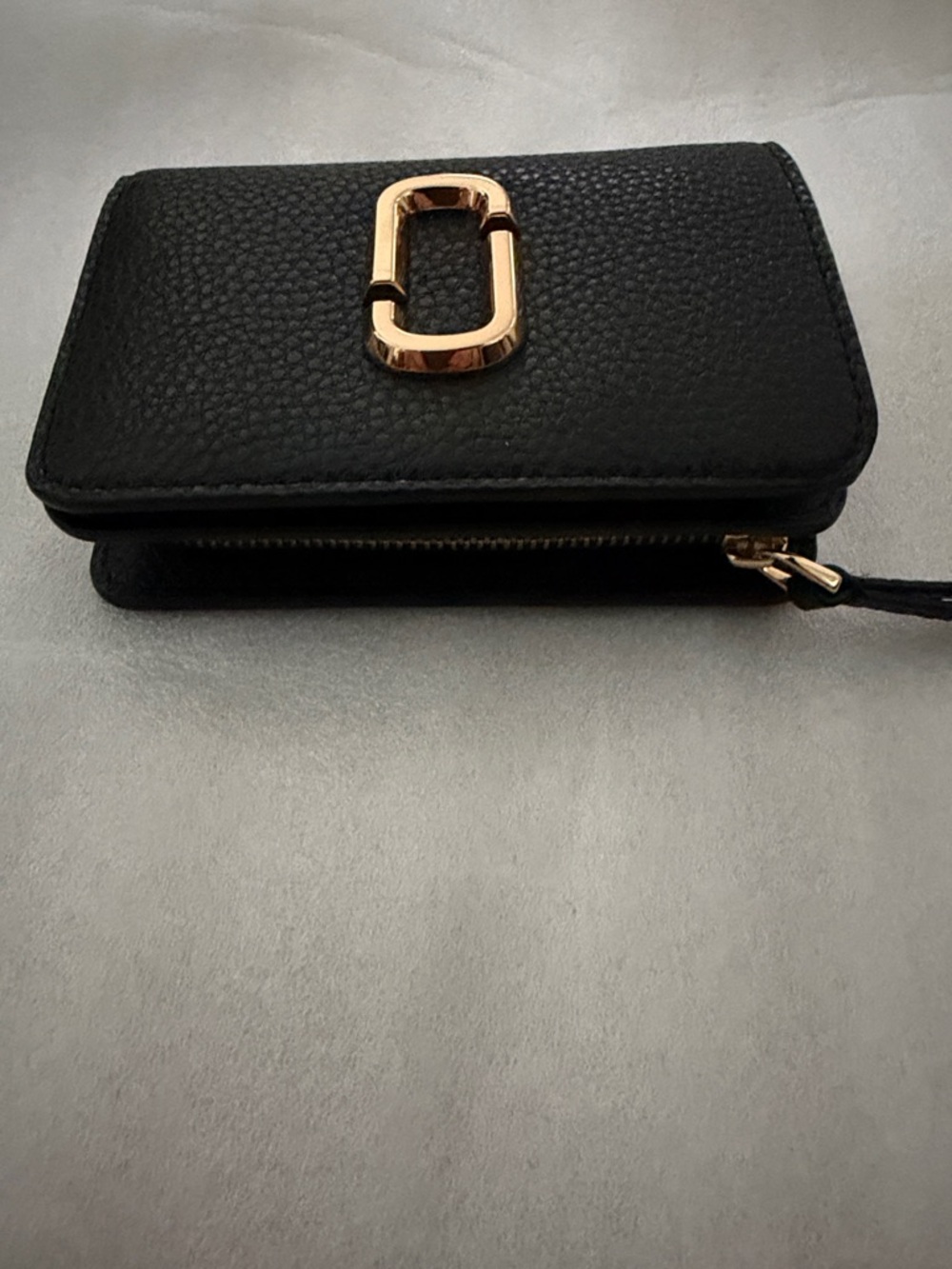 Marc Jacobs Black Pebbled Zip Wallet with 6 credit card slots and one bill fold - Picture 5 of 6